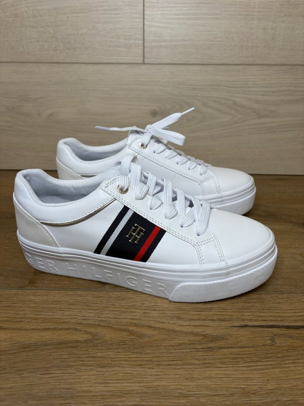 Tommy Hilfiger Badria White Women's Sneakers Size 7.5 M